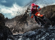 开云下载-裂空之锤，当BrokenBlade的召唤师峡谷在柏林夜空炸响—LEC夏季赛终局，KC用一次开团改写欧洲电竞编年史