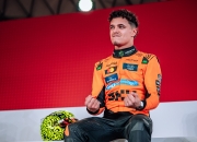 开云体育中国-索伯车队翻盘红牛二队，汉密尔顿带队取胜