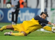 开云体育在线-无声处听惊雷，奥亚尔萨瓦尔在欧冠决赛之夜的自我超越