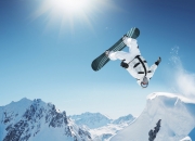 开云体育在线-绿茵场与篮球馆的隔空对话，西甲德比硝烟未散，广厦斩鹿再掀东方风暴