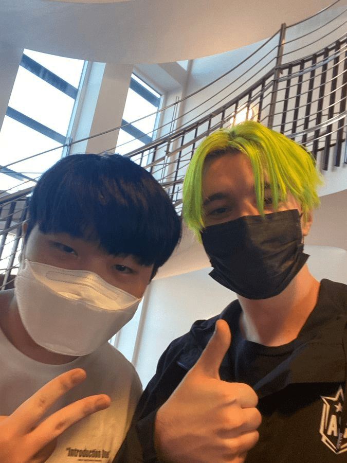 EG爆冷C9，Clozer送出助攻