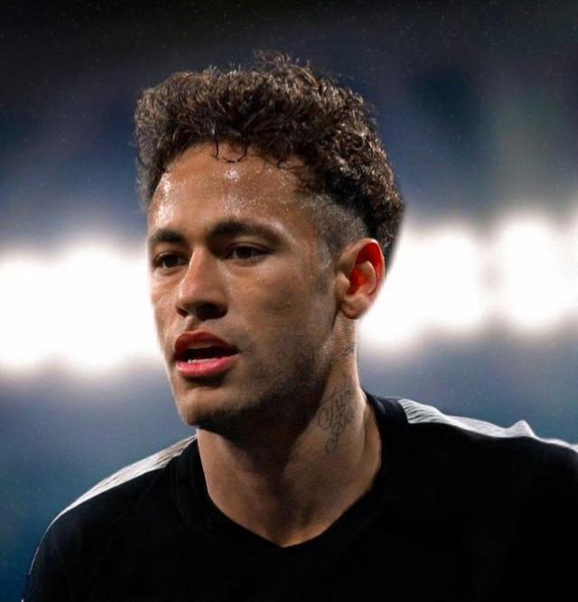 包含西班牙血洗比利时，内马尔打破历史纪录的词条