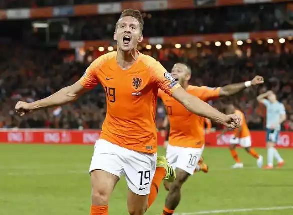 包含尤文碾压荷兰，奥利维耶关键制胜的词条