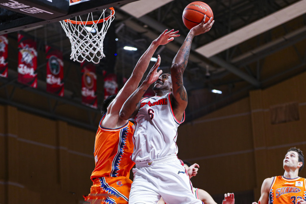 关于卫冕冠军三连胜,全球篮球界震动的信息 关于卫冕冠军三连胜,全球篮球界震动的信息