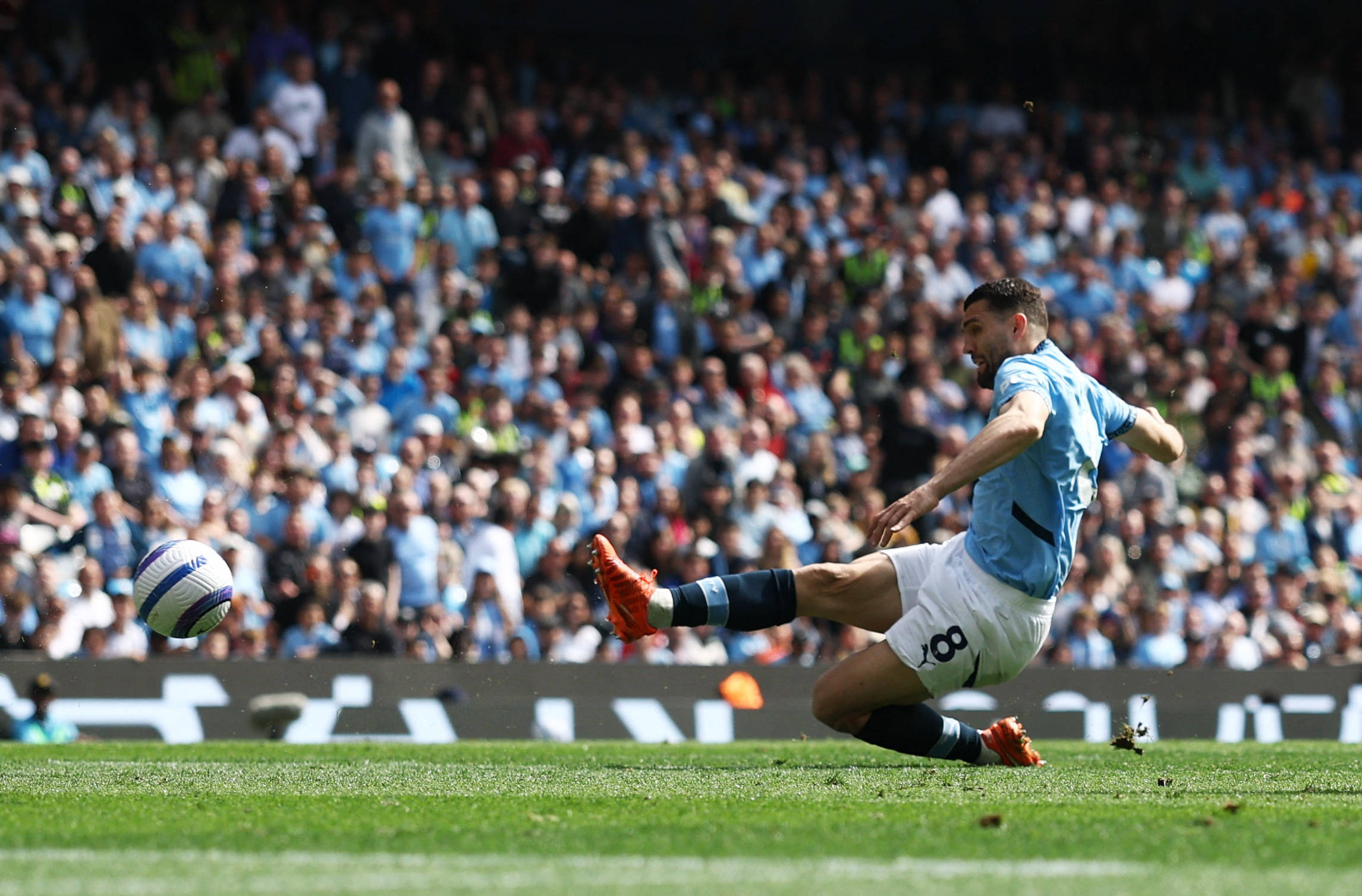 阿森纳客场逼平，保住前四位置的简单介绍