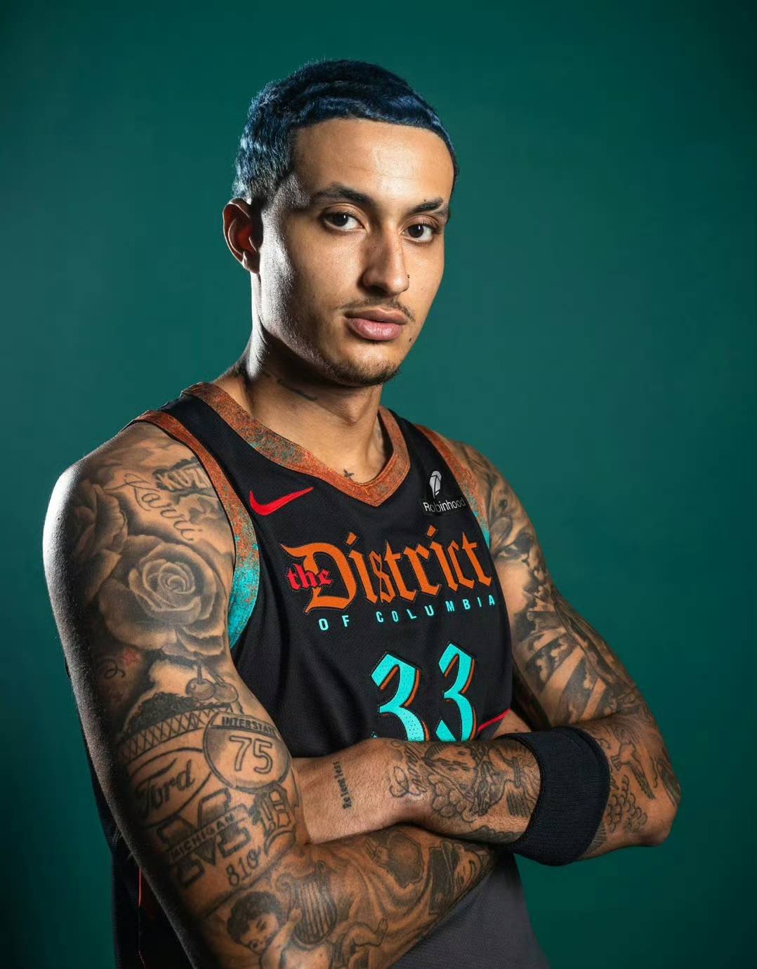 篮球明星开设个人慈善基金会，支持弱势群体的简单介绍