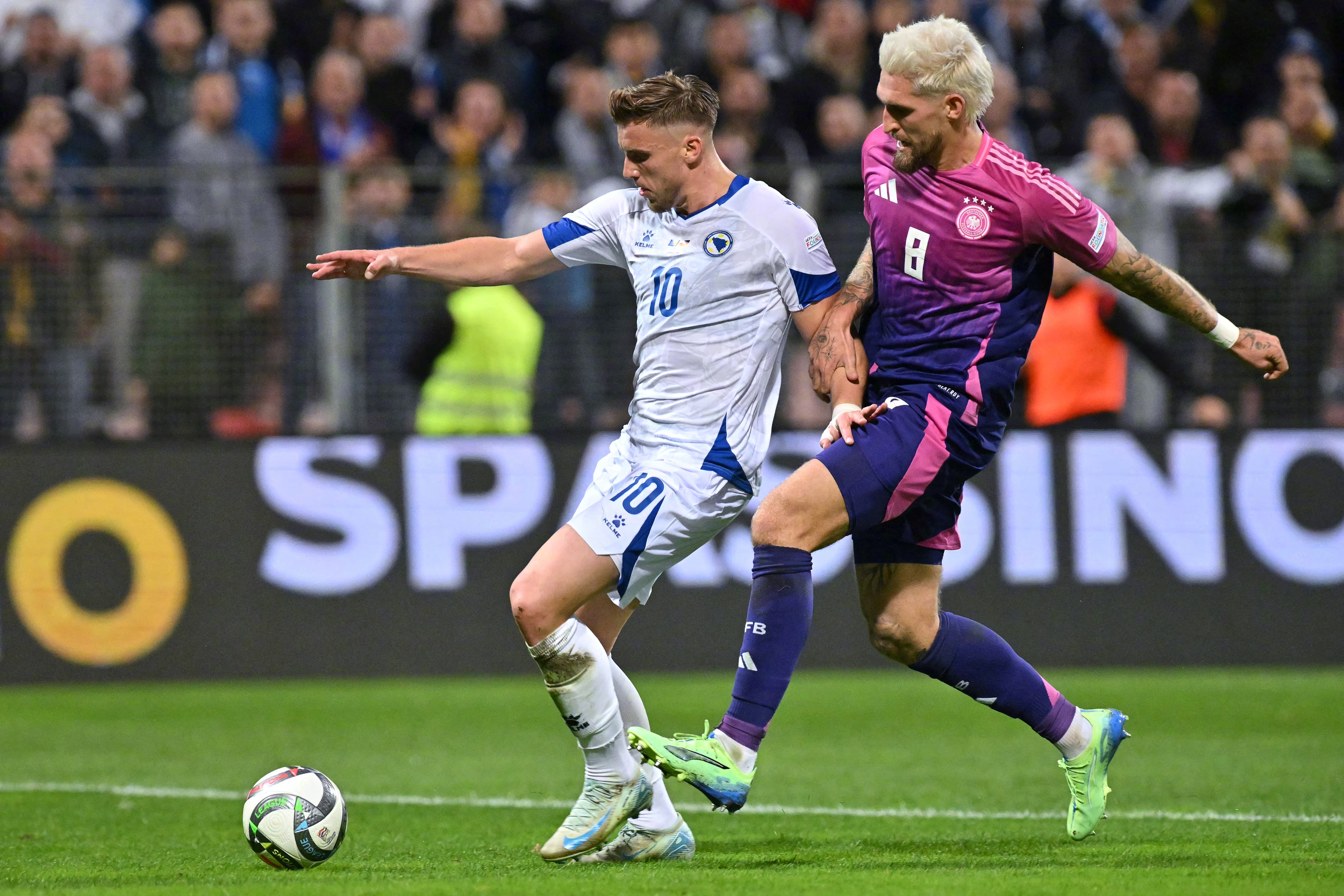 包含瑞典队横扫德国队，梁靖崑惊艳四座的词条