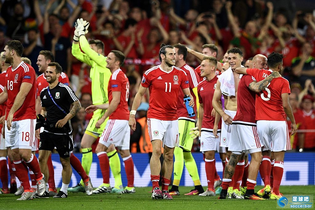 包含法国队横扫印度队，黄鸭组合关键制胜的词条