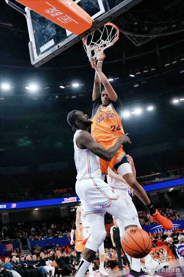 包含打破常规：热门球队遭遇意外挑战的词条