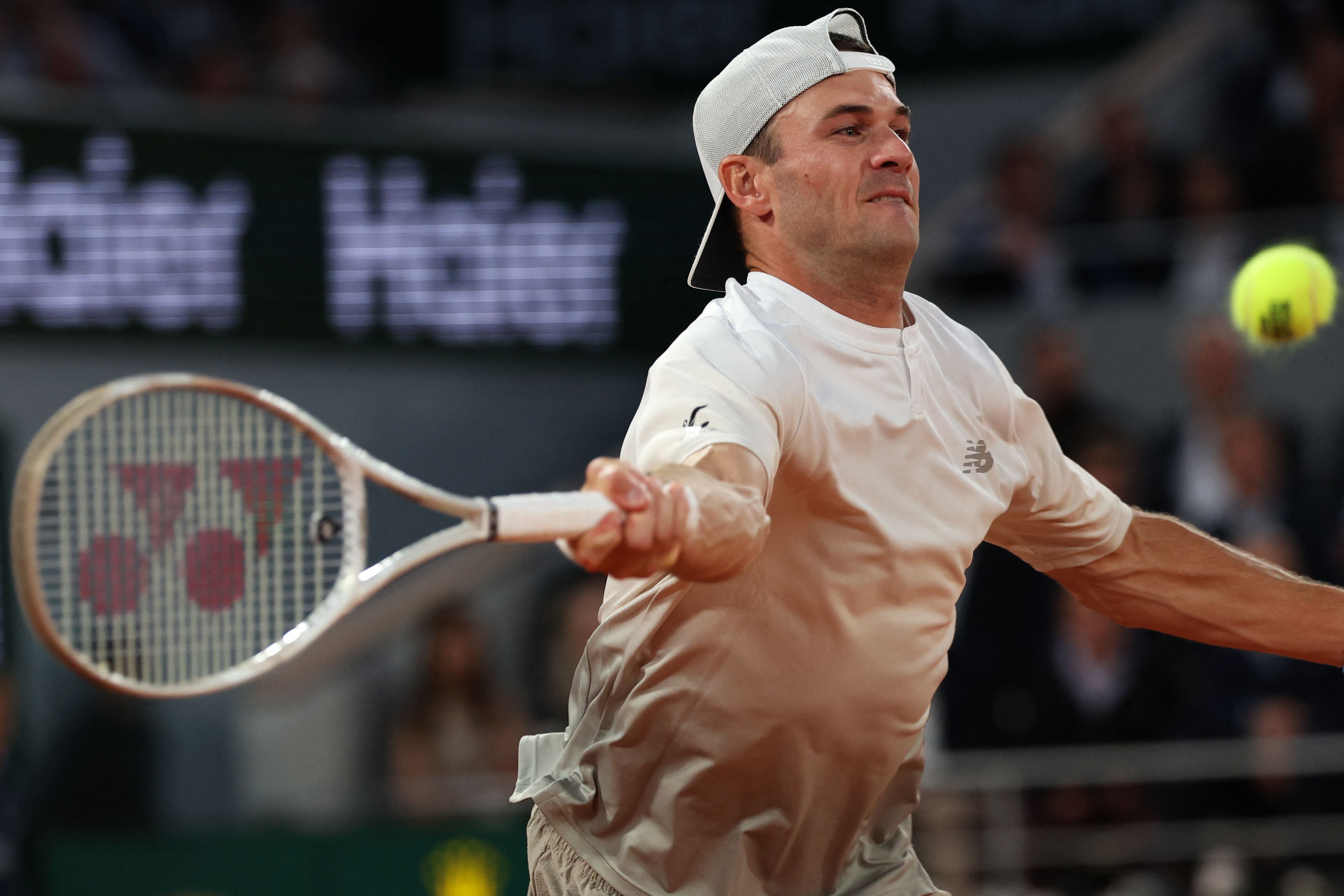 包含世界网球队横扫德国网球队，阿尔卡拉斯绝境逆转的词条