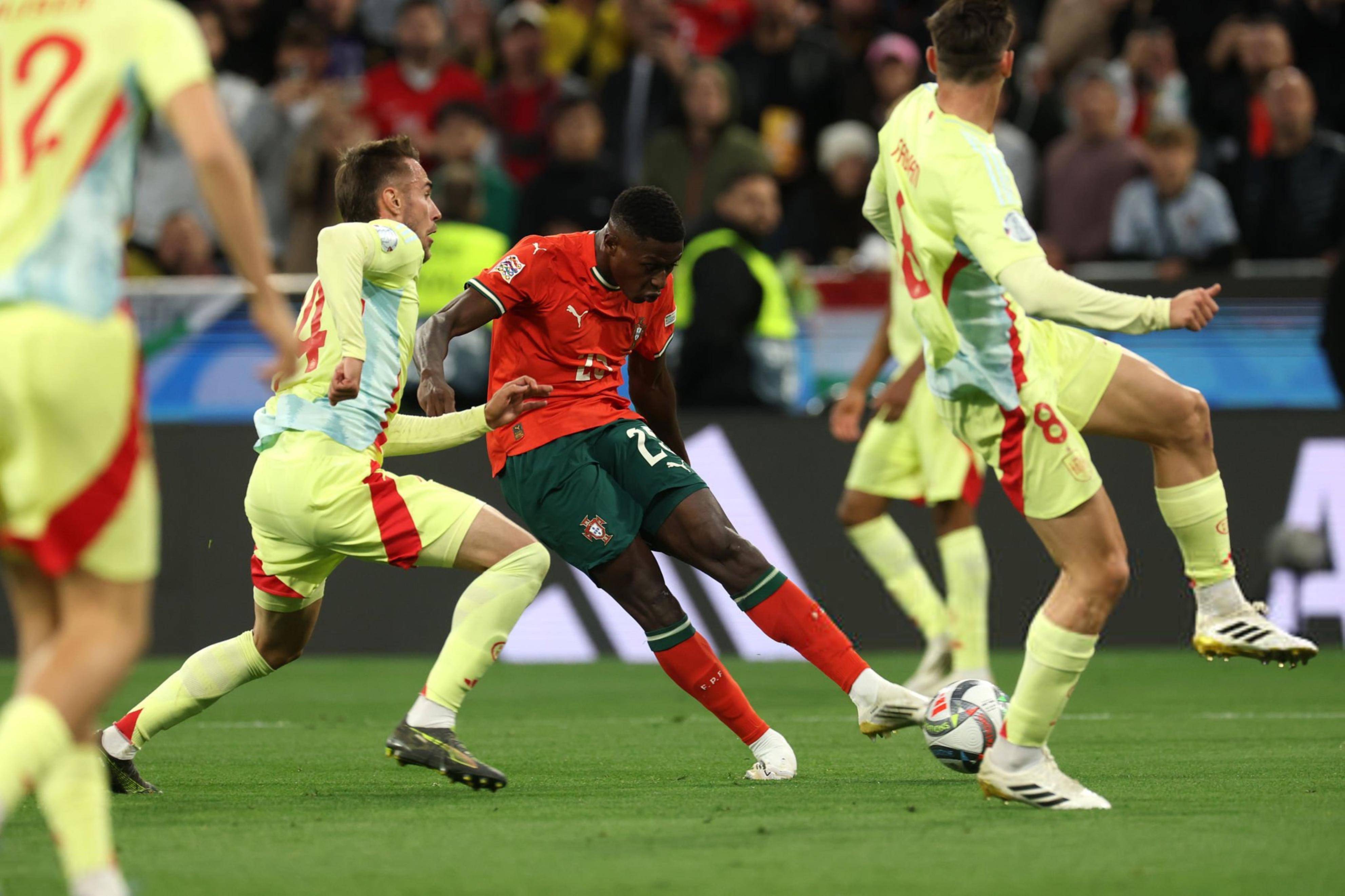 韩国队鏖战葡萄牙队，马龙统治全场