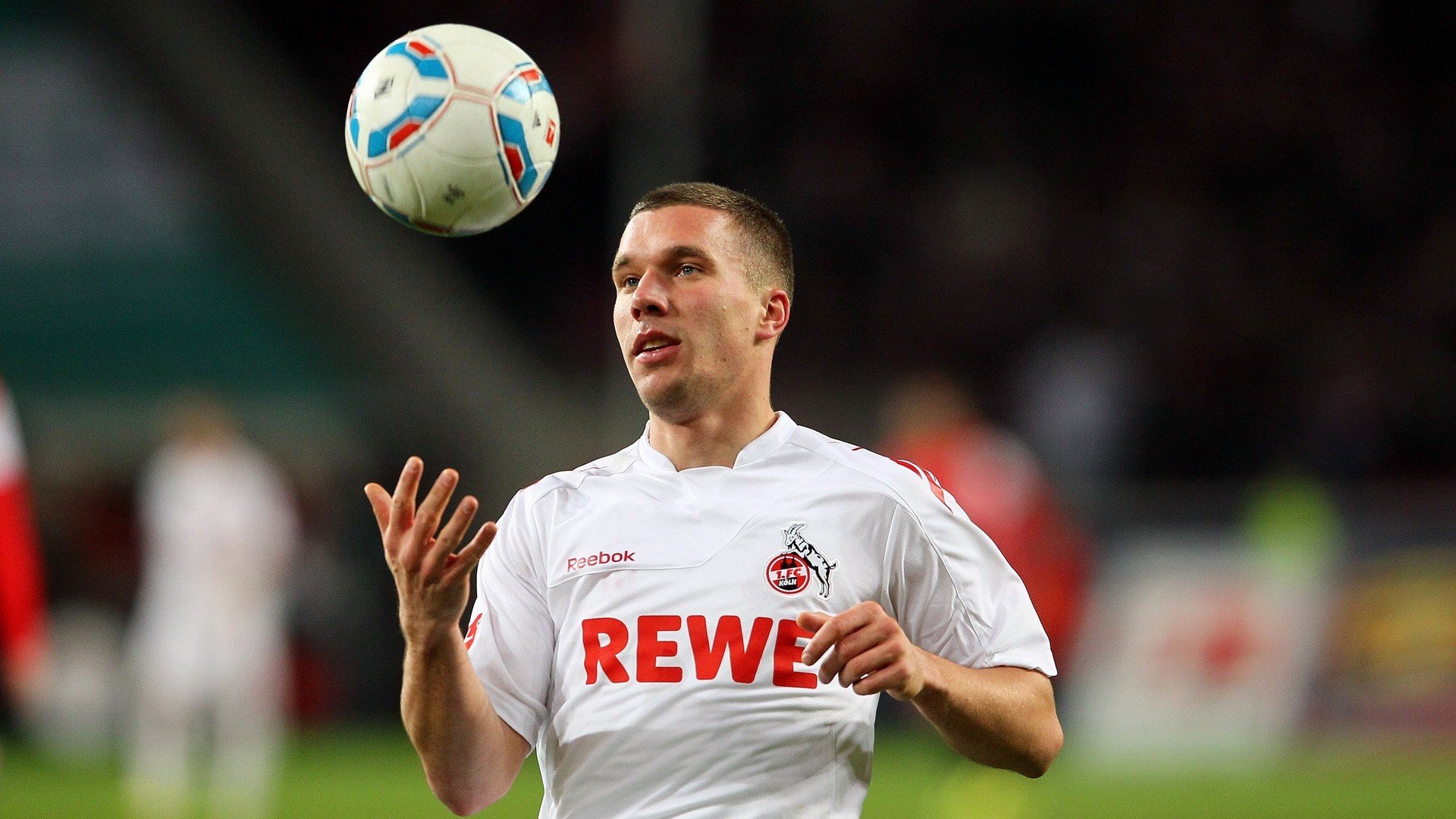 跨界风暴，当秘鲁冲垮牙买加，三笘薰在F1赛道接管比赛