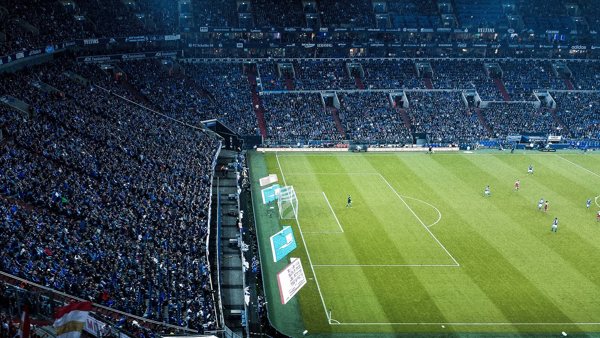 赛道与球场，当F1年度争冠焦点战遇上猛龙封锁山西队