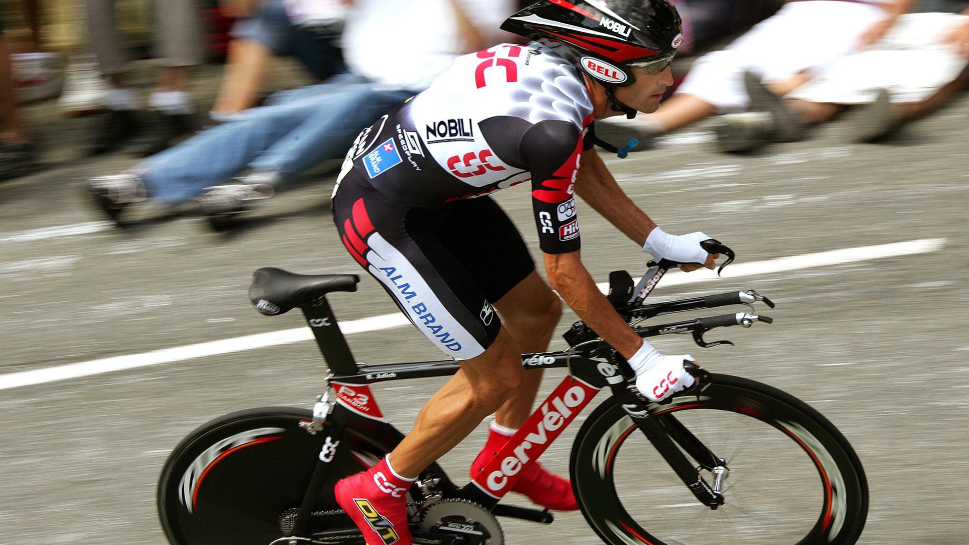 当约基奇在生涯之夜起舞,湖人却悄然带走了马刺的未来